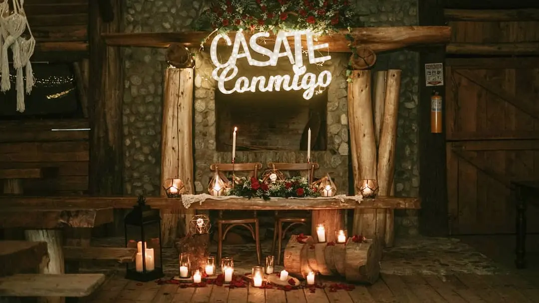 Mesa de novios personalizada para bodas | Wink Eventos