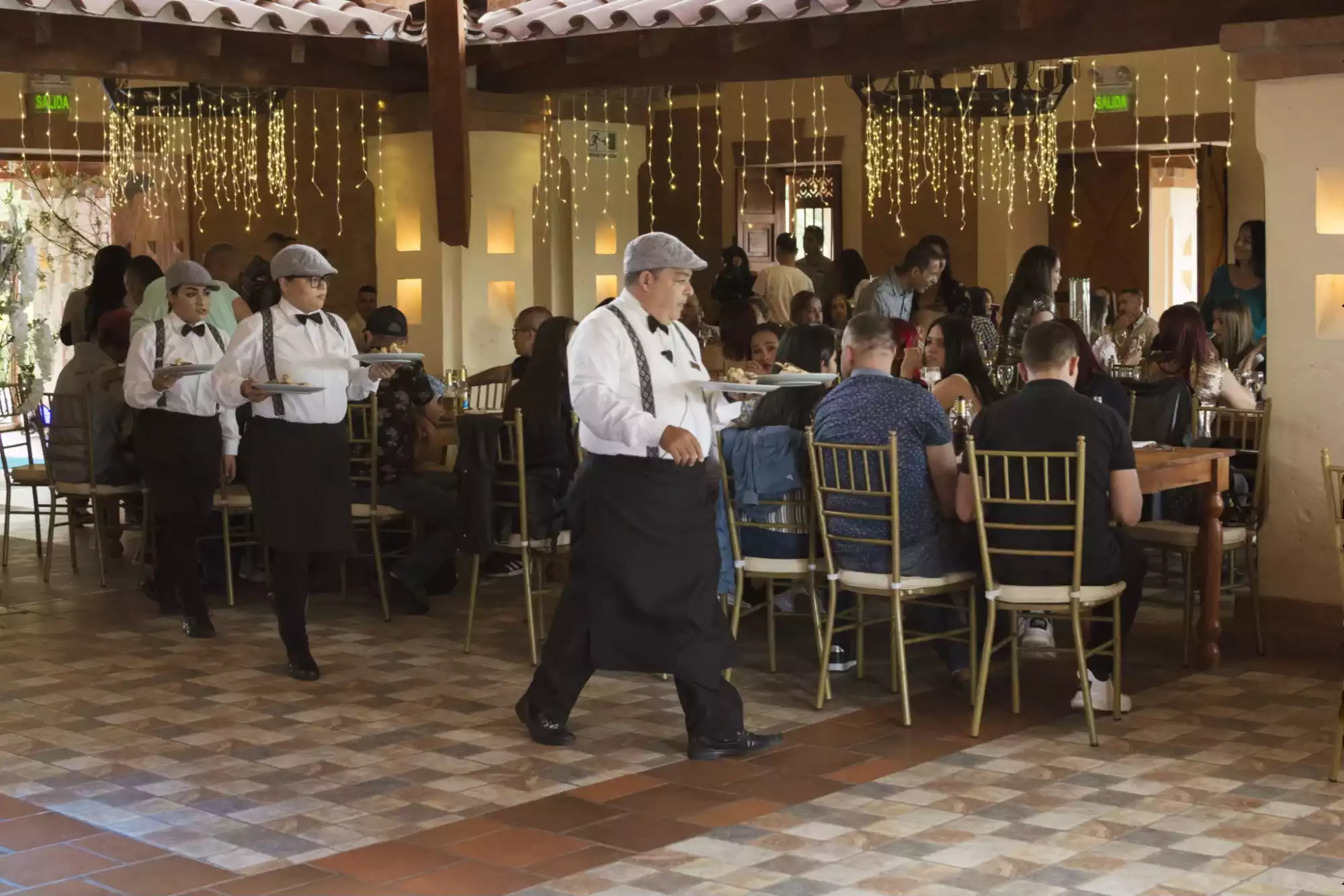 Organizador de eventos con camareros | Wink Eventos