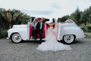 Entrada de los Novios en auto | Wink Eventos